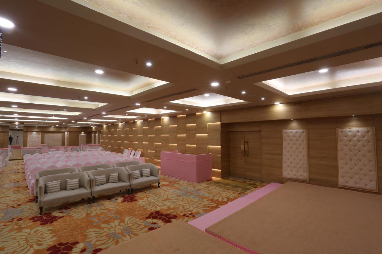 Hotel Ymca International Centre Ahmedabad Exterior foto