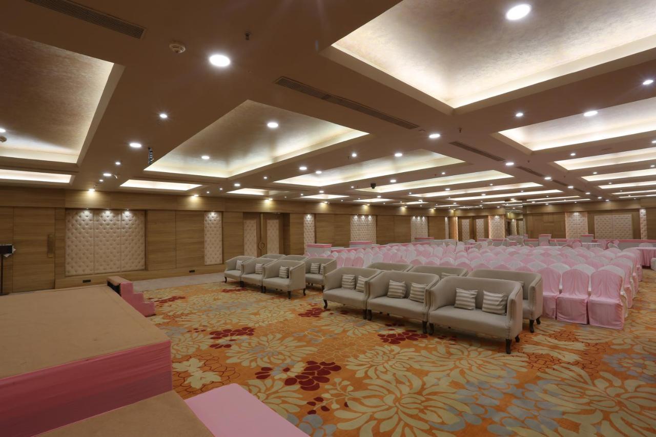 Hotel Ymca International Centre Ahmedabad Exterior foto