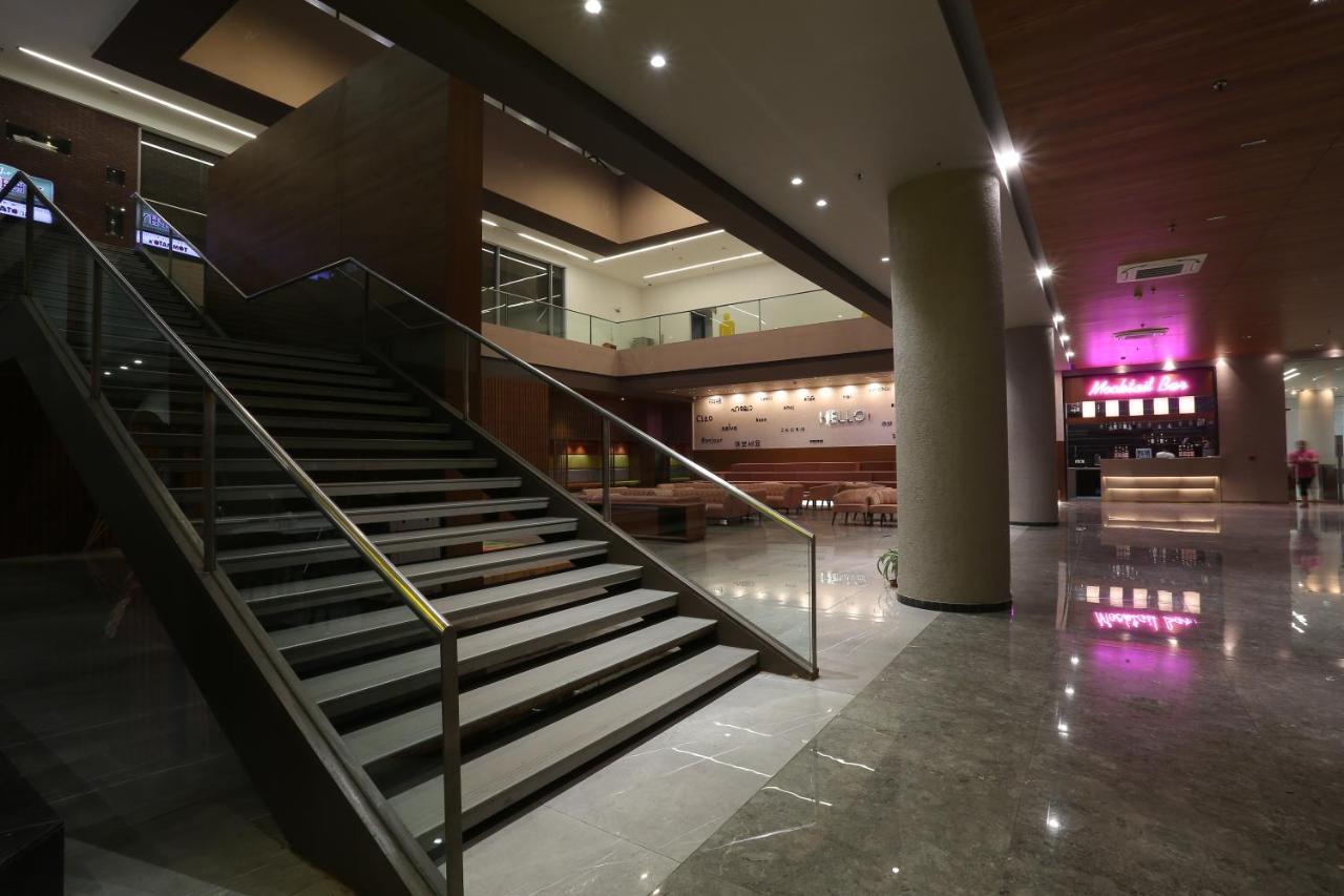 Hotel Ymca International Centre Ahmedabad Exterior foto