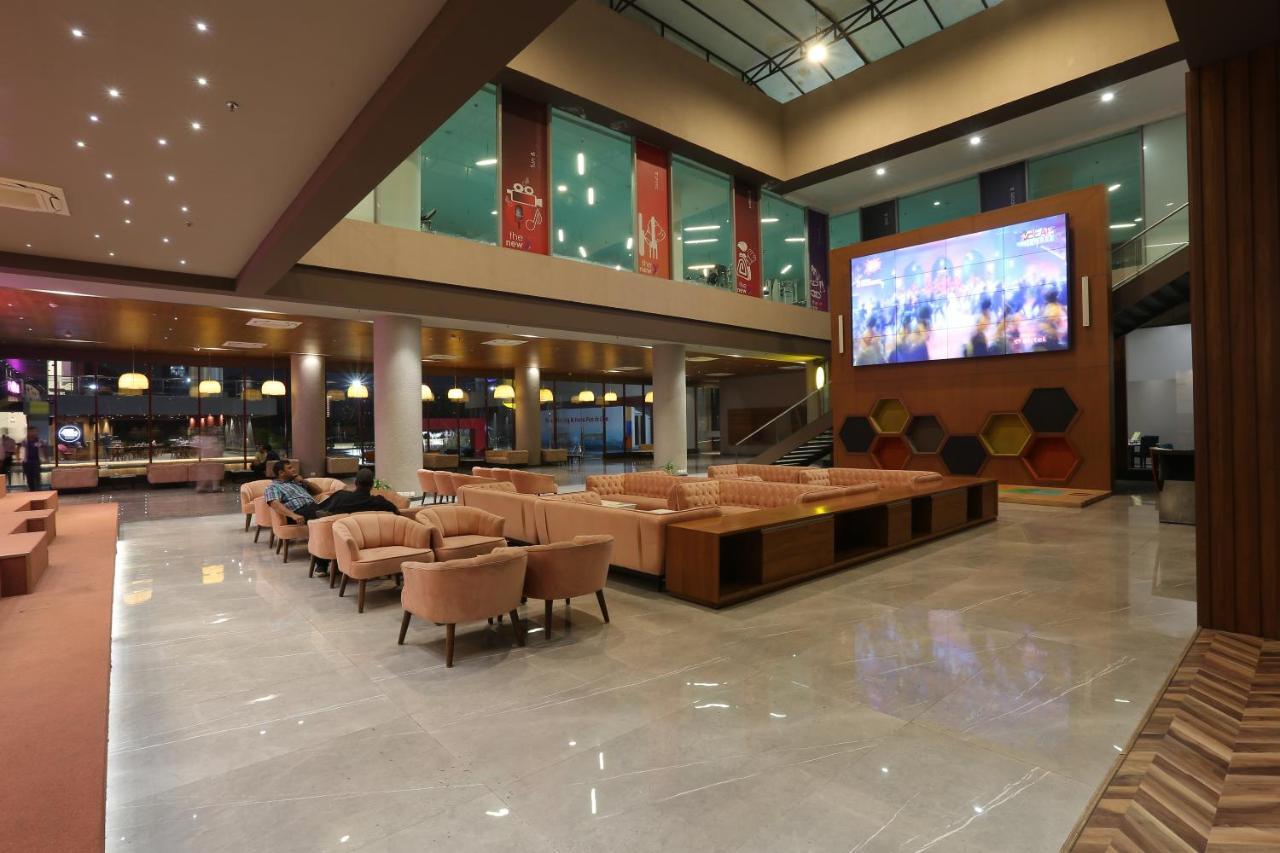 Hotel Ymca International Centre Ahmedabad Exterior foto